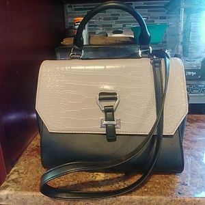 Nine west satchel bag. Used for a day.